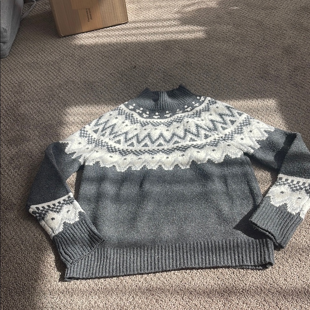 Gray and White Patterned Sweater